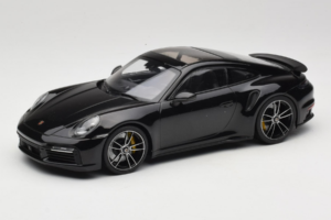 Porsche 911 992 Turbo S Svart Minichamps 1:18 WAP02117BOL002 Metall