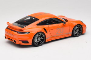 Porsche 911 992 Turbo S Coupe Sport Design Orange Minichamps 1:18 113069074 Metall — bild 3 av 8