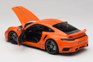 Porsche 911 992 Turbo S Coupe Sport Design Orange Minichamps 1:18 113069074 Metall — bild 5 av 8