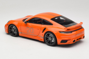 Porsche 911 992 Turbo S Coupe Sport Design Orange Minichamps 1:18 113069074 Metall — bild 7 av 8