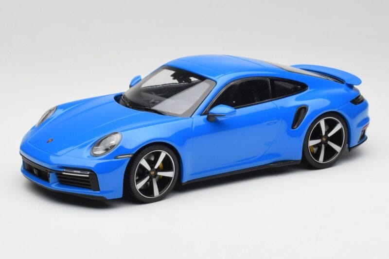Porsche 911 992 Turbo S Gentian Blå Minichamps 1:18 155069074 Metall