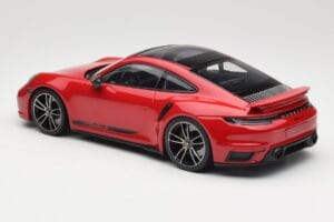 Porsche 911 992 Turbo S Röd Minichamps 1:18 155069070 Metall — bild 5 av 6