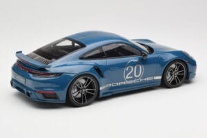 Porsche 911 992 Turbo S Sport Design Package Gentian Blue Metallic Minichamps 1:18 155069170 Metall — bild 2 av 6