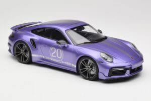 Porsche 911 992 Turbo S Sport Design Package Viola Metallic Minichamps 1:18 155069174 Metall — bild 4 av 6