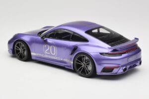 Porsche 911 992 Turbo S Sport Design Package Viola Metallic Minichamps 1:18 155069174 Metall — bild 5 av 6