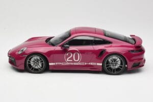 Porsche 911 992 Turbo S med Sport Design Package Röd Minichamps 1:18 155069172 Metall — bild 3 av 6