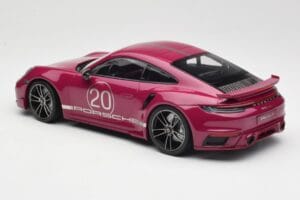 Porsche 911 992 Turbo S med Sport Design Package Röd Minichamps 1:18 155069172 Metall — bild 5 av 6