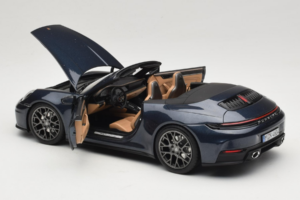 Porsche 911 992.2 Carrera Cabriolet Yachting Blue Norev 1:18 187180 Metall — bild 5 av 8