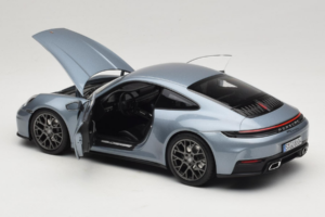 Porsche 911 992.2 Carrera Polar Silver Metallic Norev 1:18 187170 Metall — bild 5 av 8