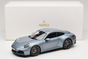 Porsche 911 992.2 Carrera Polar Silver Metallic Norev 1:18 187170 Metall — bild 8 av 8