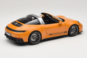 Porsche 911 992.2 Targa 4 GTS Bahama Yellow Norev 1:18 187190 Metall — bild 4 av 10