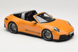 Porsche 911 992.2 Targa 4 GTS Bahama Yellow Norev 1:18 187190 Metall — bild 8 av 10
