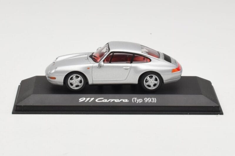 Porsche 911 993 Carrera Silver Minichamps 1:43 WAP02003597 Metall