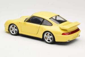 Porsche 911 993 Turbo S Gul UT Models 1:18 27836 Metall — bild 7 av 8