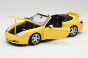 Porsche 911 996 Cabriolet Speed Gul UT Models 1:18 27906 Metall — bild 2 av 8