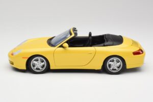 Porsche 911 996 Cabriolet Speed Gul UT Models 1:18 27906 Metall — bild 4 av 8
