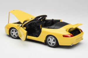 Porsche 911 996 Cabriolet Speed Gul UT Models 1:18 27906 Metall — bild 5 av 8