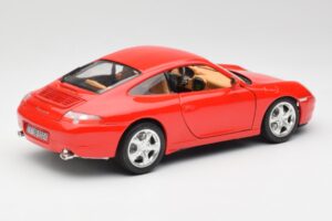 Porsche 911 996 Carrera 4 Röd Bburago 1:18 30085 Metall — bild 3 av 8
