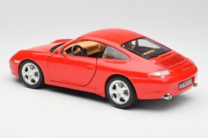 Porsche 911 996 Carrera 4 Röd Bburago 1:18 30085 Metall — bild 7 av 8