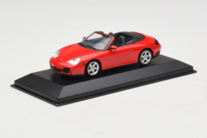 Porsche 911 996 Carrera 4S Cabriolet Röd Minichamps 1:43 400062831 Metall — bild 2 av 4