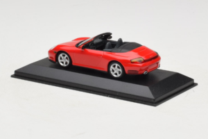Porsche 911 996 Carrera 4S Cabriolet Röd Minichamps 1:43 400062831 Metall — bild 3 av 4
