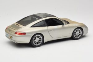 Porsche 911 996 Carrera 4S Silver Maisto 1:18 WAP02102212 Metall — bild 3 av 8
