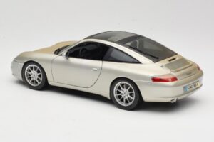 Porsche 911 996 Carrera 4S Silver Maisto 1:18 WAP02102212 Metall — bild 7 av 8