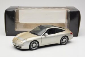 Porsche 911 996 Carrera 4S Silver Maisto 1:18 WAP02102212 Metall — bild 8 av 8