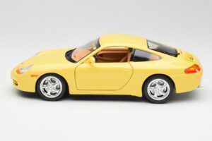 Porsche 911 996 Carrera Gul Bburago 1:18 30085-M1 Metall — bild 4 av 8