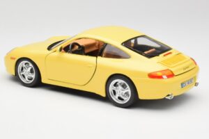 Porsche 911 996 Carrera Gul Bburago 1:18 30085-M1 Metall — bild 7 av 8