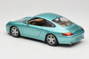 Porsche 911 996 Green Metallic UT Models 1:18 27901 Metall — bild 7 av 8