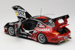 Porsche 911 996 GT3 RS #290 N. Bartels / H. Jacksties / F. Lorenzo Yokohama 24 Hours of Nurburgring 2003 AUTOart 1:18 80372 M — bild 5 av 8