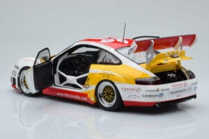 Porsche 911 996 GT3 RSR #68 M. Marsh FIA GT Zhuhai 2005 AUTOart 1:18 80582 Metall — bild 5 av 8