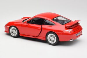 Porsche 911 996 GT3 Strasse Röd Bburago 1:18 30395 Metall — bild 7 av 8