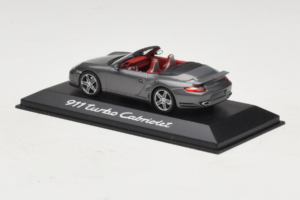 Porsche 911 997 Turbo Cabriolet Grey Metallic Minichamps 1:43 WAP02015216 Metall — bild 3 av 5