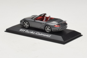 Porsche 911 997 Turbo Cabriolet Grey Metallic Minichamps 1:43 WAP02015218 Metall — bild 3 av 4
