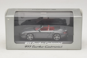 Porsche 911 997 Turbo Cabriolet Grey Metallic Minichamps 1:43 WAP02015218 Metall — bild 4 av 4
