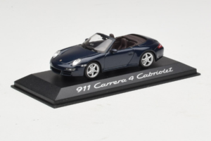 Porsche 911 997 Carrera 4 Cabriolet Mörkblå Minichamps 1:43 WAP02015216-R1 Metall — bild 2 av 4