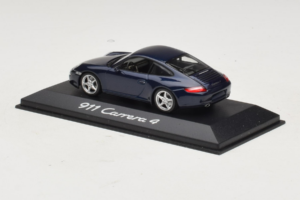 Porsche 911 997 Carrera 4 Dark Blue Metallic Minichamps 1:43 WAP02010016 Metall — bild 2 av 3