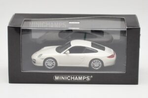 Porsche 911 997 Carrera 4S Carrara Vit Minichamps 1:43 403066431 Metall — bild 4 av 4