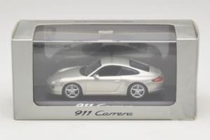 Porsche 911 997 Carrera Silver Metallic Minichamps 1:43 WAP02011515 Metall — bild 5 av 5