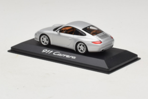 Porsche 911 997 Carrera Silver Metallic Minichamps 1:43 WAP02001218 Metall — bild 3 av 5