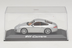 Porsche 911 997 Carrera Silver Metallic Minichamps 1:43 WAP02001218 Metall — bild 4 av 5