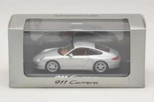 Porsche 911 997 Carrera Silver Metallic Minichamps 1:43 WAP02001218 Metall — bild 5 av 5