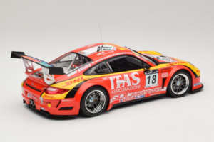 Porsche 911 997 GT3 R #8 De Lorenzi Racing De Lorenzi 24 Hours of Spa 2011 Minichamps 1:18 151118918 Metall — bild 2 av 6