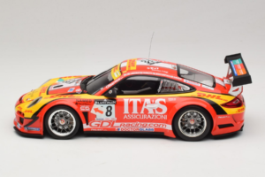 Porsche 911 997 GT3 R #8 De Lorenzi Racing De Lorenzi 24 Hours of Spa 2011 Minichamps 1:18 151118918 Metall — bild 3 av 6