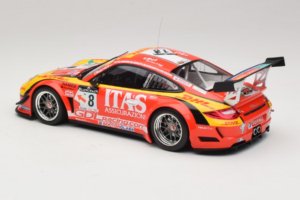 Porsche 911 997 GT3 R #8 De Lorenzi Racing De Lorenzi 24 Hours of Spa 2011 Minichamps 1:18 151118918 Metall — bild 5 av 6