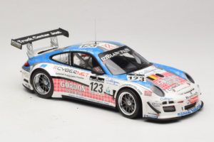 Porsche 911 997 GT3 R #123 Muhlner Motorsport E. Fumal / E. Thiry 24 Hours of Spa 2011 Minichamps 1:18 151118923 Metall — bild 4 av 6