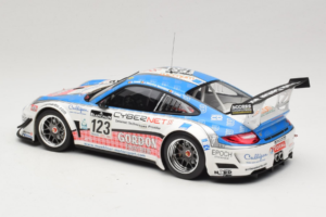 Porsche 911 997 GT3 R #123 Muhlner Motorsport E. Fumal / E. Thiry 24 Hours of Spa 2011 Minichamps 1:18 151118923 Metall — bild 5 av 6