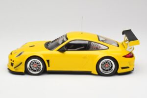 Porsche 911 997 GT3 R Street Racing Gul Minichamps 1:18 151108902 Metall — bild 3 av 6